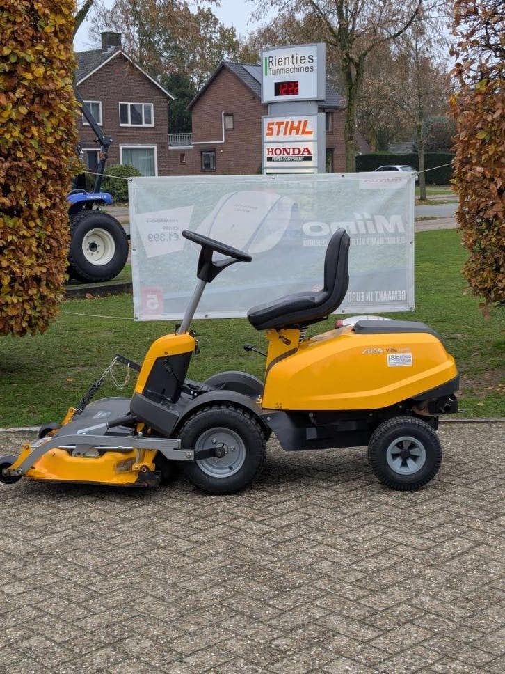 STIGA VILLA 13 HST Frontmaaier, Zitmaaier met maaidek, Gebruikt, Lange Dreef 11, 4131 NJ VIanen, Nederland, Ophalen of Verzenden