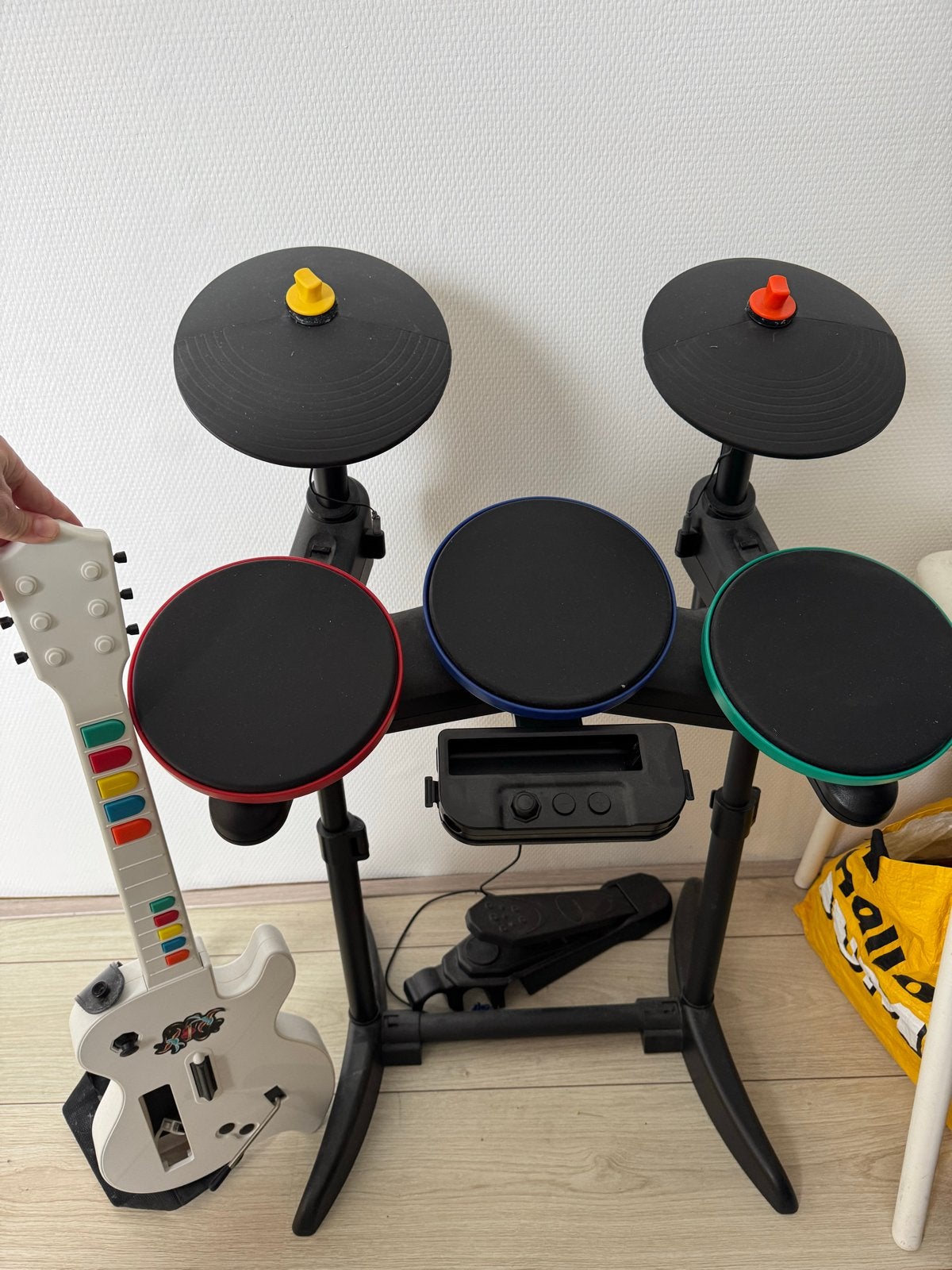 Wii Rock Band drumstel en gitaar set, Ophalen, Overige merken, Gebruikt