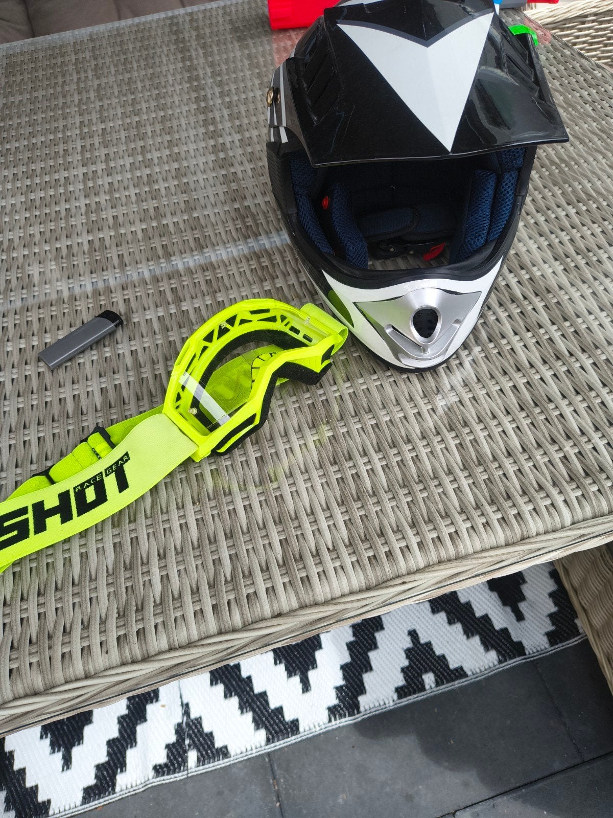 Kinder cross helm inclusief bril , voor 6/7 jaar oud, Motoren, Kleding | Motorhelmen, Overige merken, XS, Offroadhelm, Ophalen of Verzenden