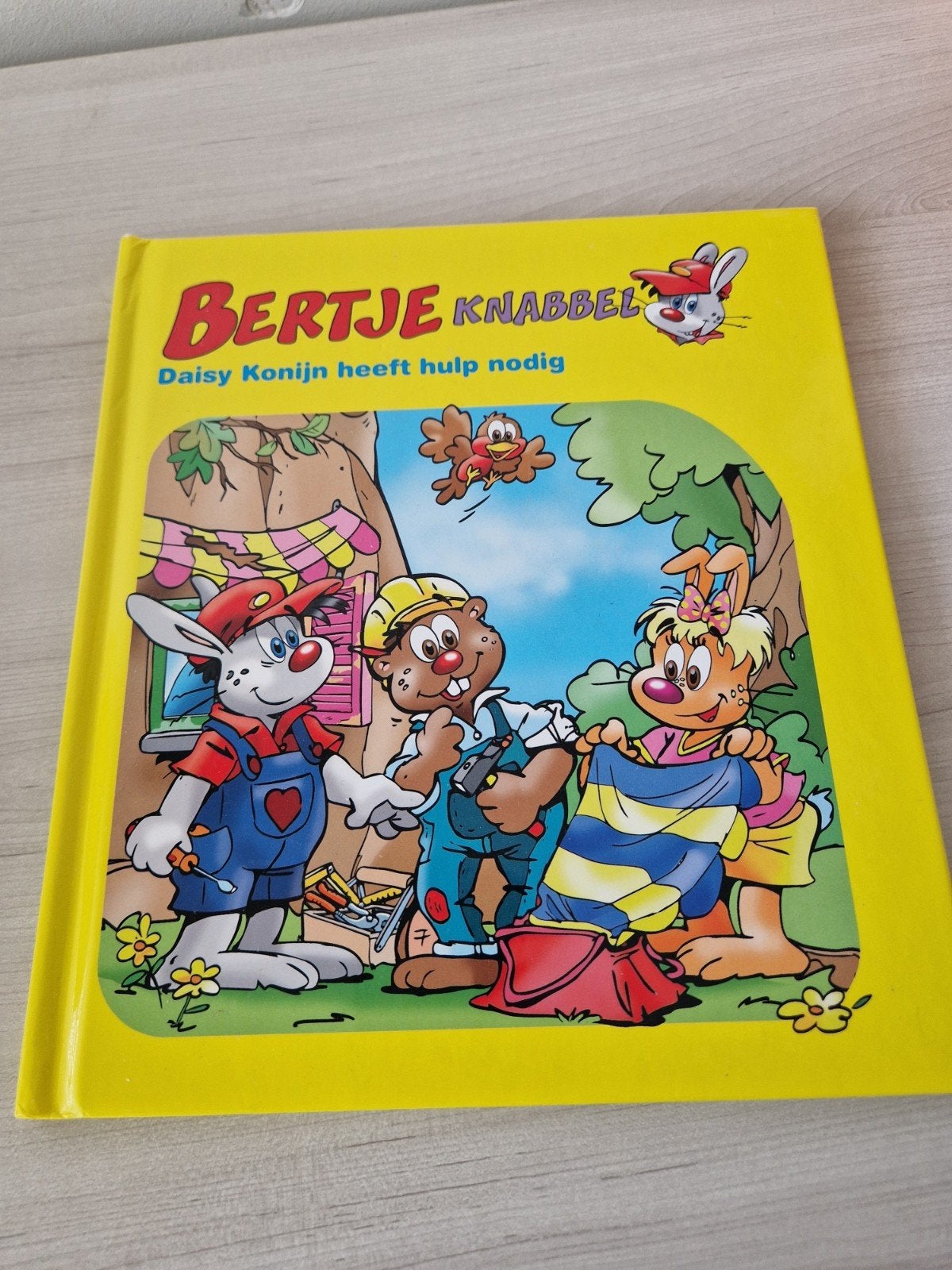 boek Bertje knabbel, Ophalen of Verzenden, Zo goed als nieuw, Fictie algemeen, 4 jaar