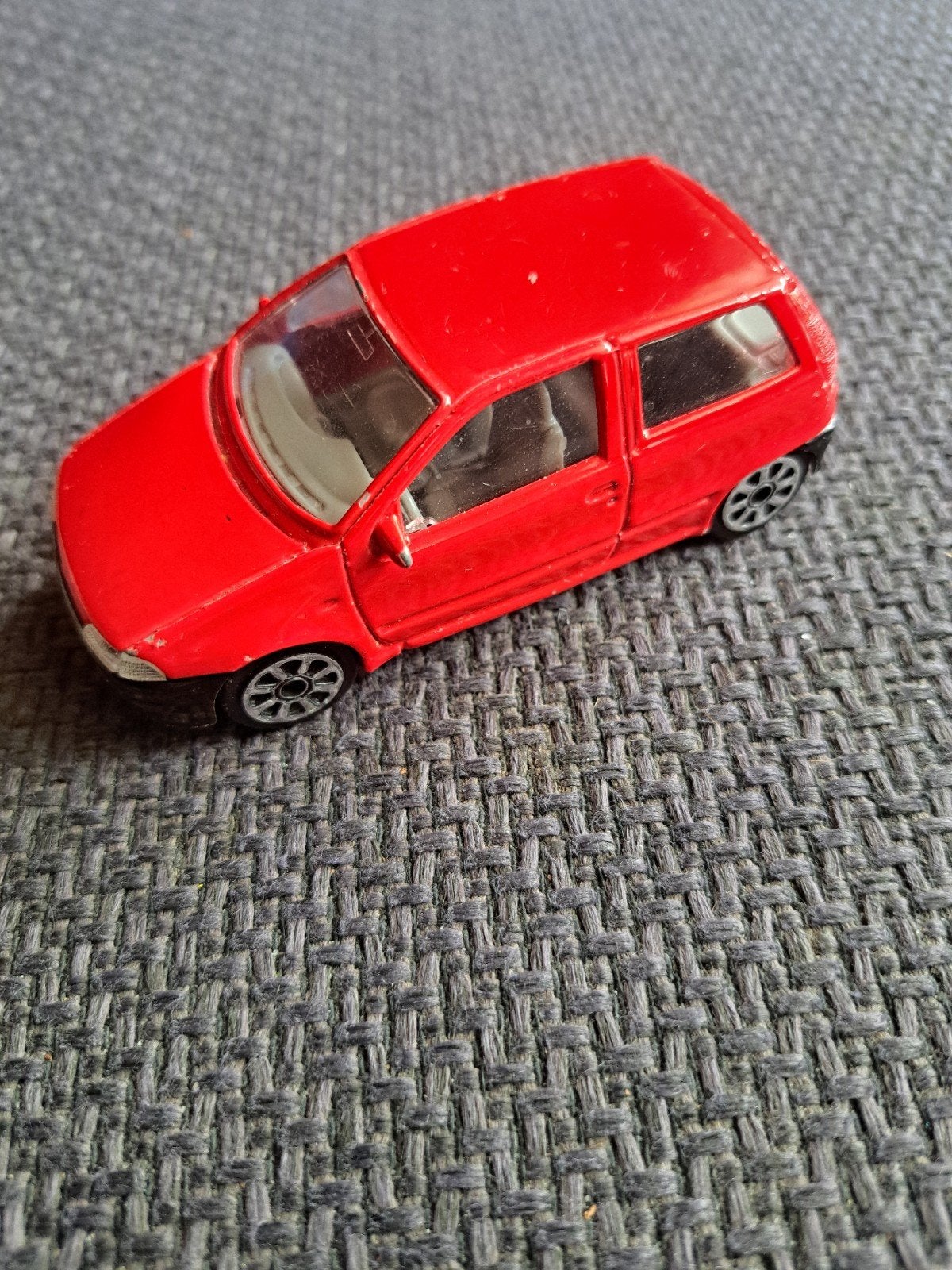 burago model fiat punto, Hobby en Vrije tijd, Overige merken, Gebruikt, Italy /china, Auto