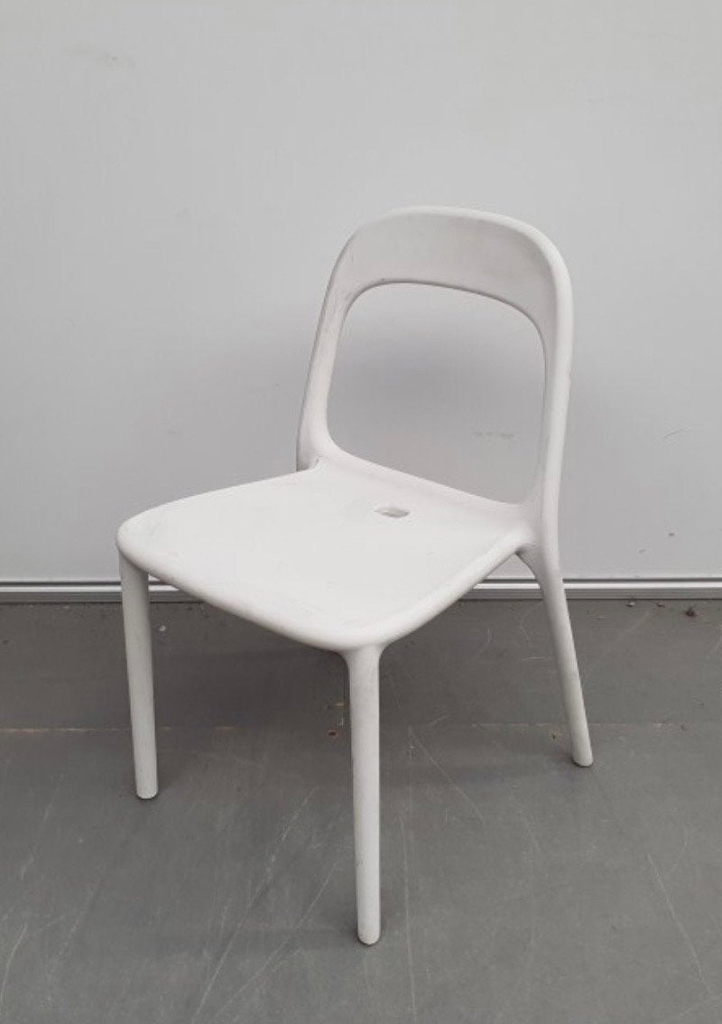 Witte kunststof stoel  ikea urban, Huis en Inrichting, Stoelen, Ophalen, Kunststof, Gebruikt, Wit
