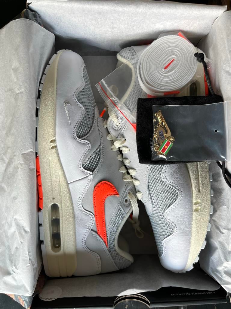 Nike Air Max 1 Patta Waves White Hyper Crimson maat 45, Wit, Nieuw, Ophalen of Verzenden, Sneakers of Gympen