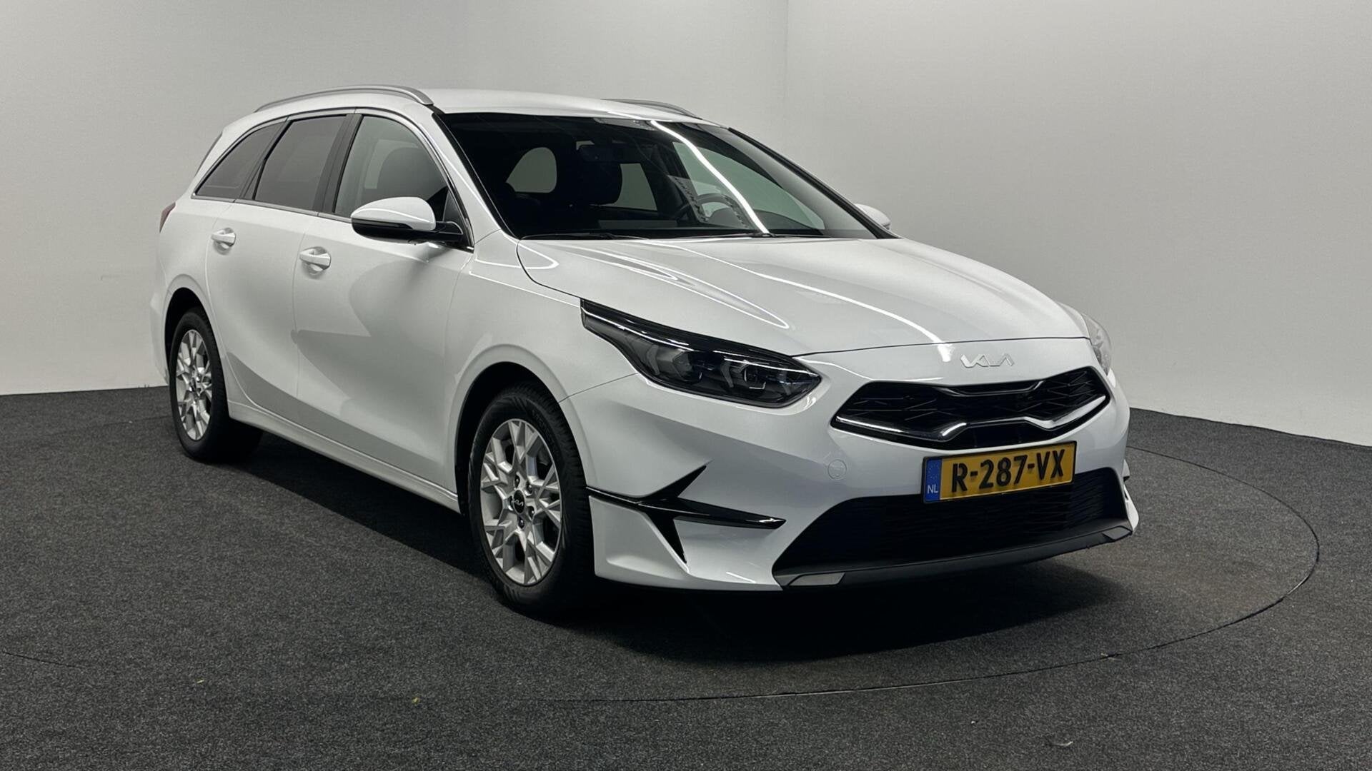 Kia Ceed Sportswagon 1.0 T-GDi MHEV DynamicLine CAMERA ECC C, Stof, Gebruikt, 1309 kg, Met garantie (alle)