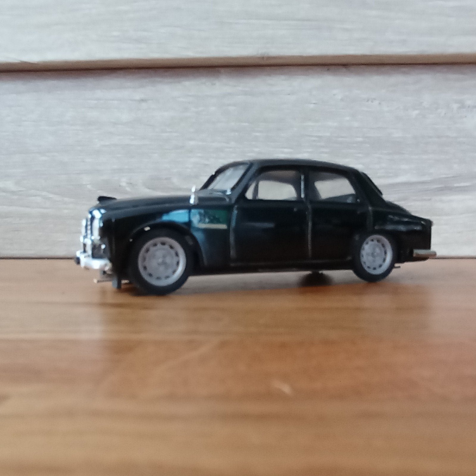 Alfa Romeo 1900 uit 1950 1:43, Ophalen of Verzenden, Zo goed als nieuw, Auto, Overige merken