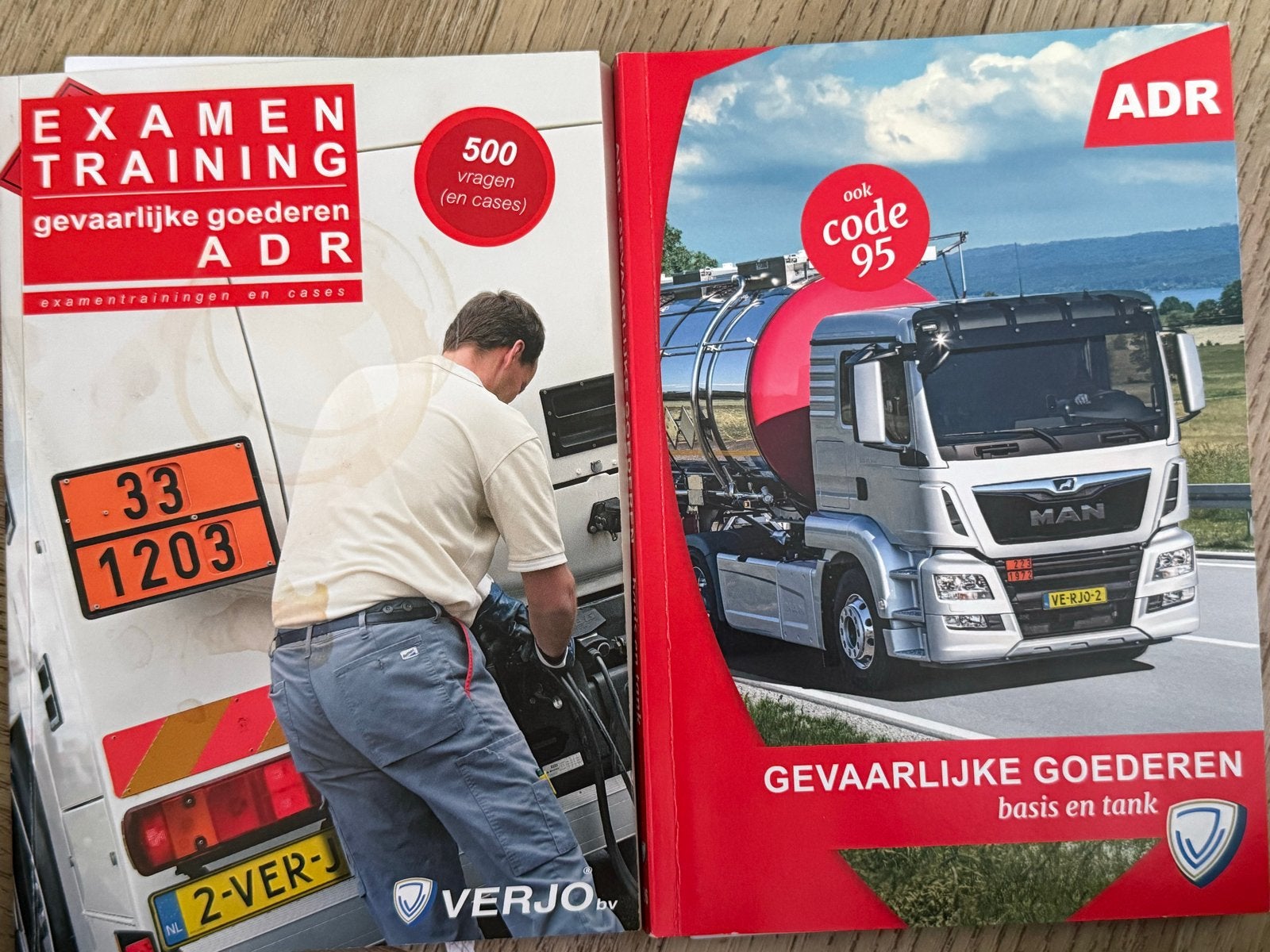 ADR Examentraining & Gevaarlijke Goederen Boeken, Boeken, Ophalen of Verzenden, Zo goed als nieuw, Niet van toepassing