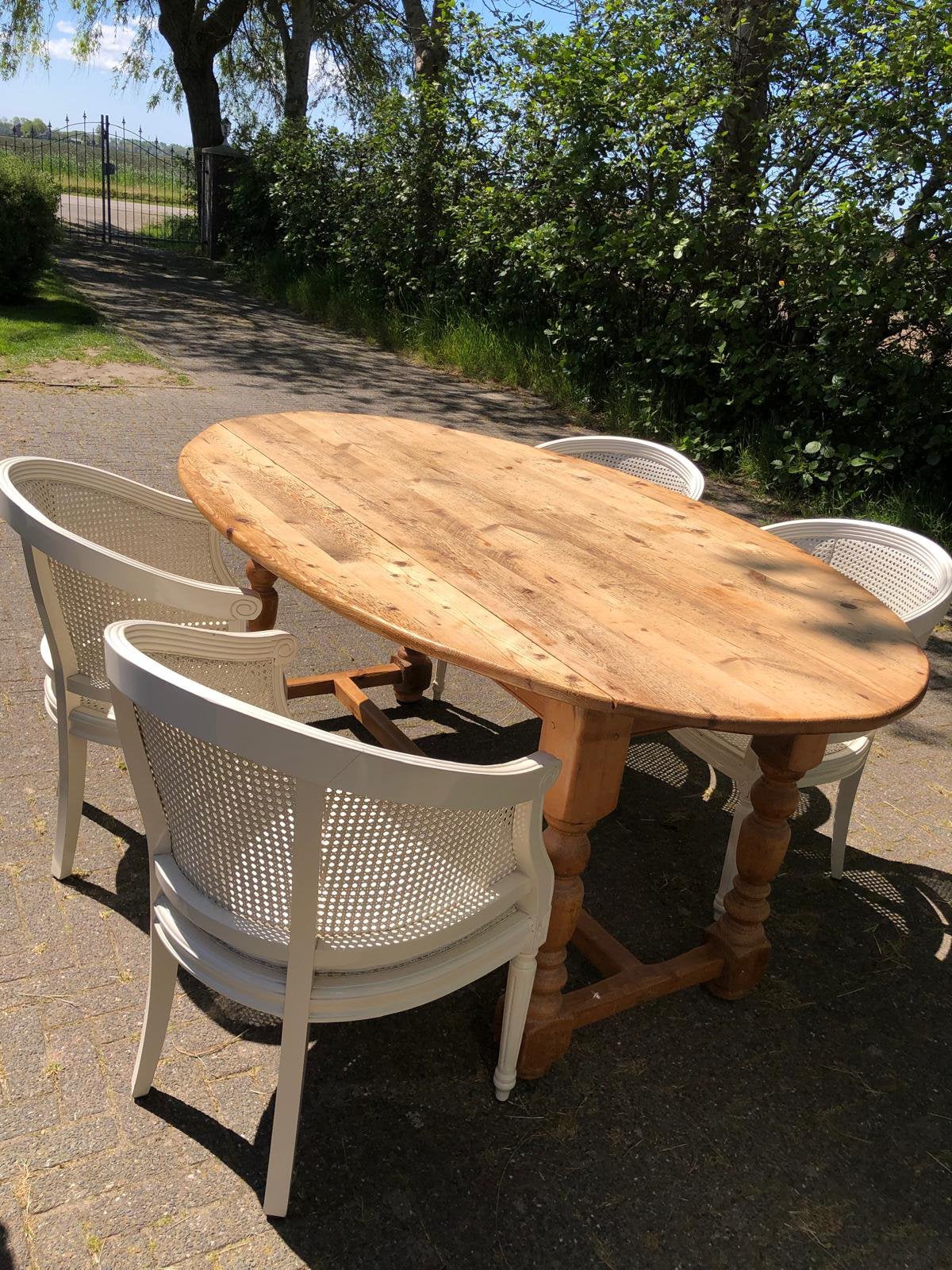 Eettafel, Tuin en Terras, Ophalen, Zo goed als nieuw, Rond, Hout