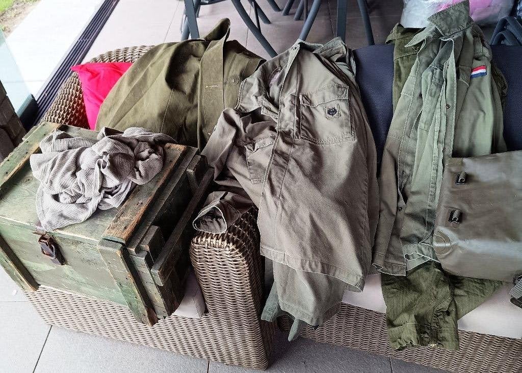 legerkleding pakket met kist, Ophalen, Landmacht, Nederland, Kleding of Schoenen