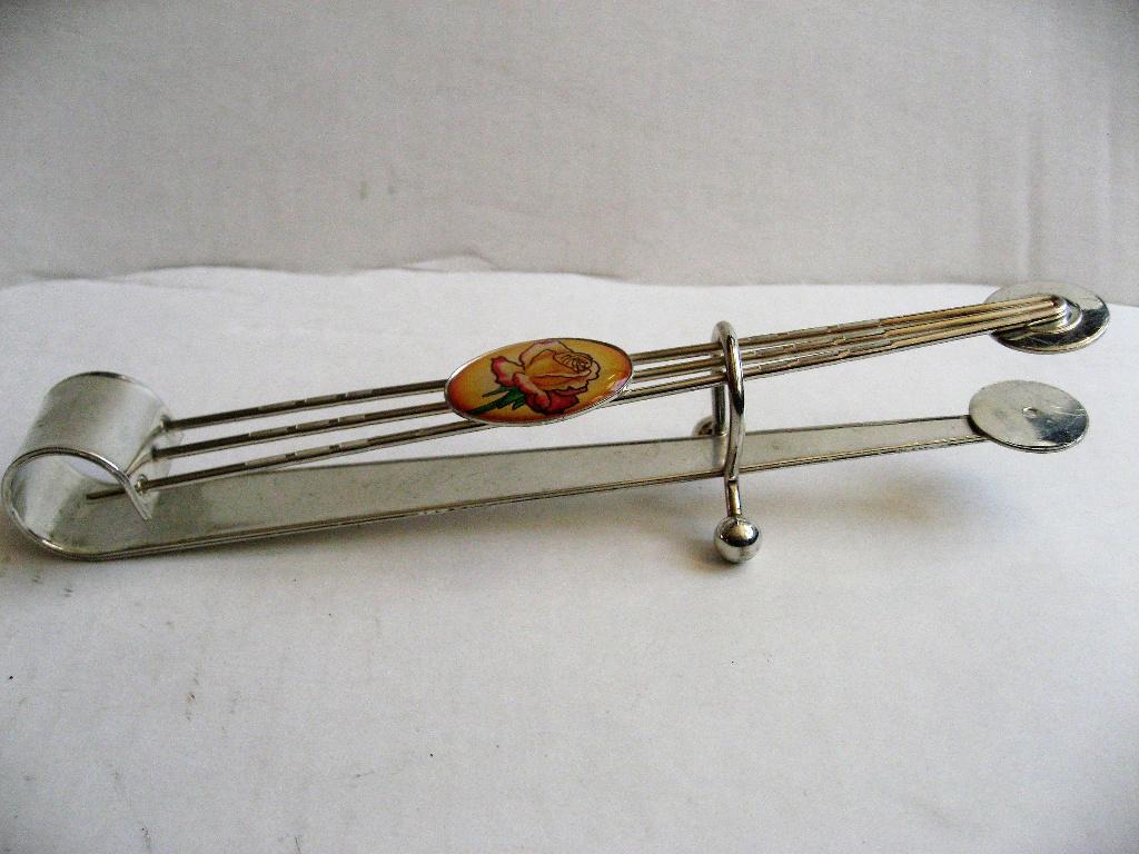 Retro suikertang met emaille roos, Antiek en Kunst, Antiek | Bestek, Ophalen of Verzenden