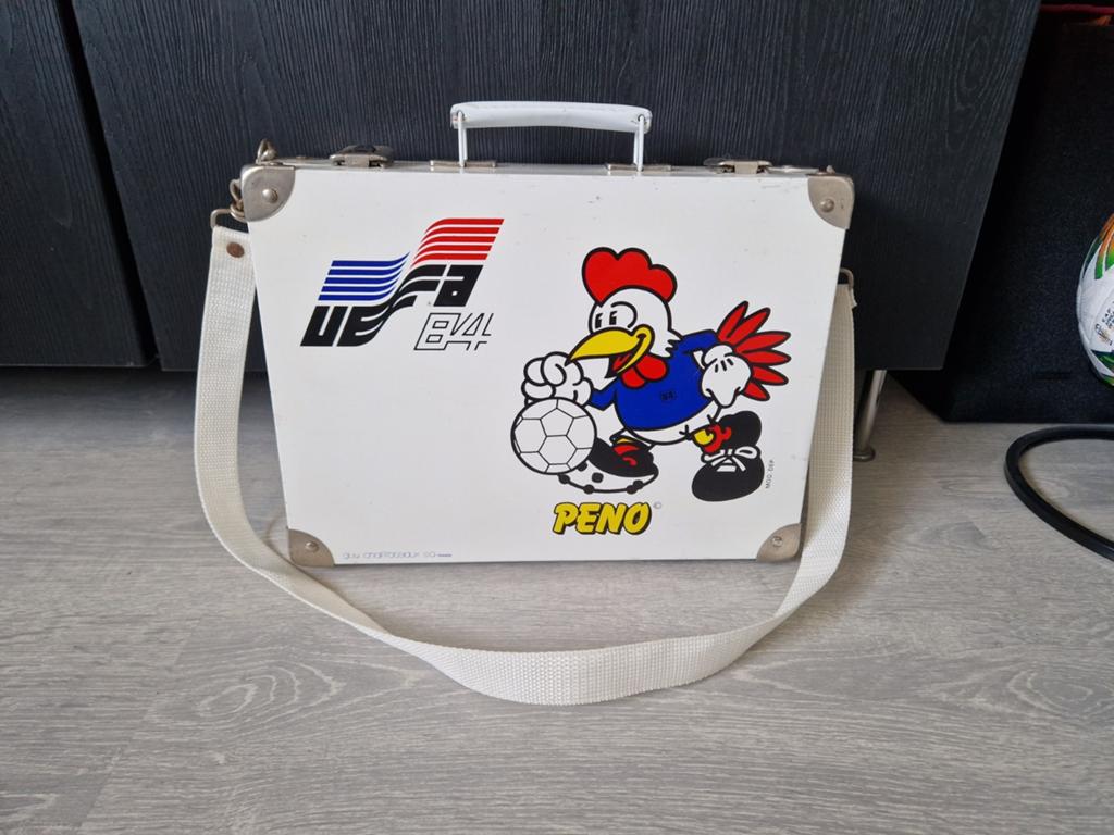 UEFA 84 Peno metalen lunchbox/koffer van het EK 1984, Ophalen of Verzenden, Zo goed als nieuw, Buitenlandse clubs
