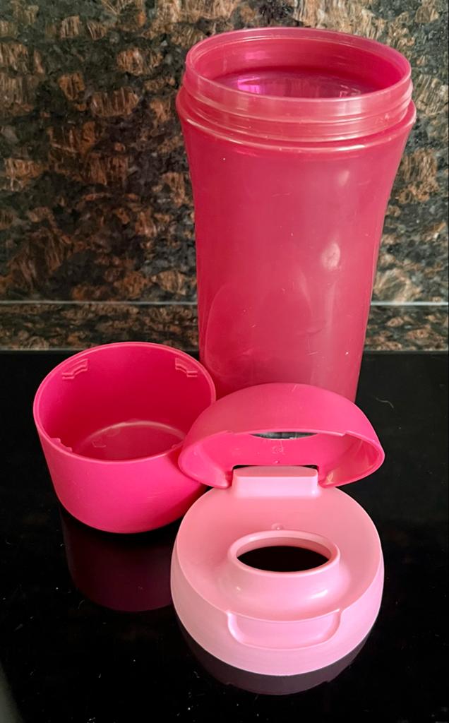 Roze drinkbekers met deksel en extra bakje, Ophalen of Verzenden, Zo goed als nieuw, Rood, Beker of Kan