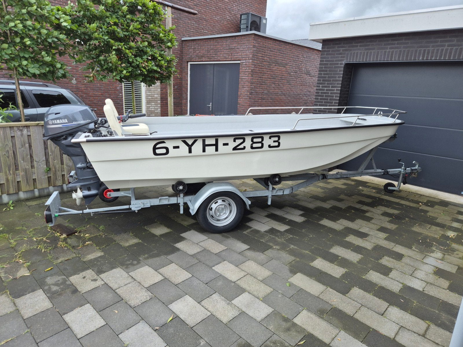 Consoleboot visboot, Watersport en Boten, Vis- en Consoleboten, Gebruikt, Overige merken, Viertaktmotor, Benzine, 10 tot 30 pk