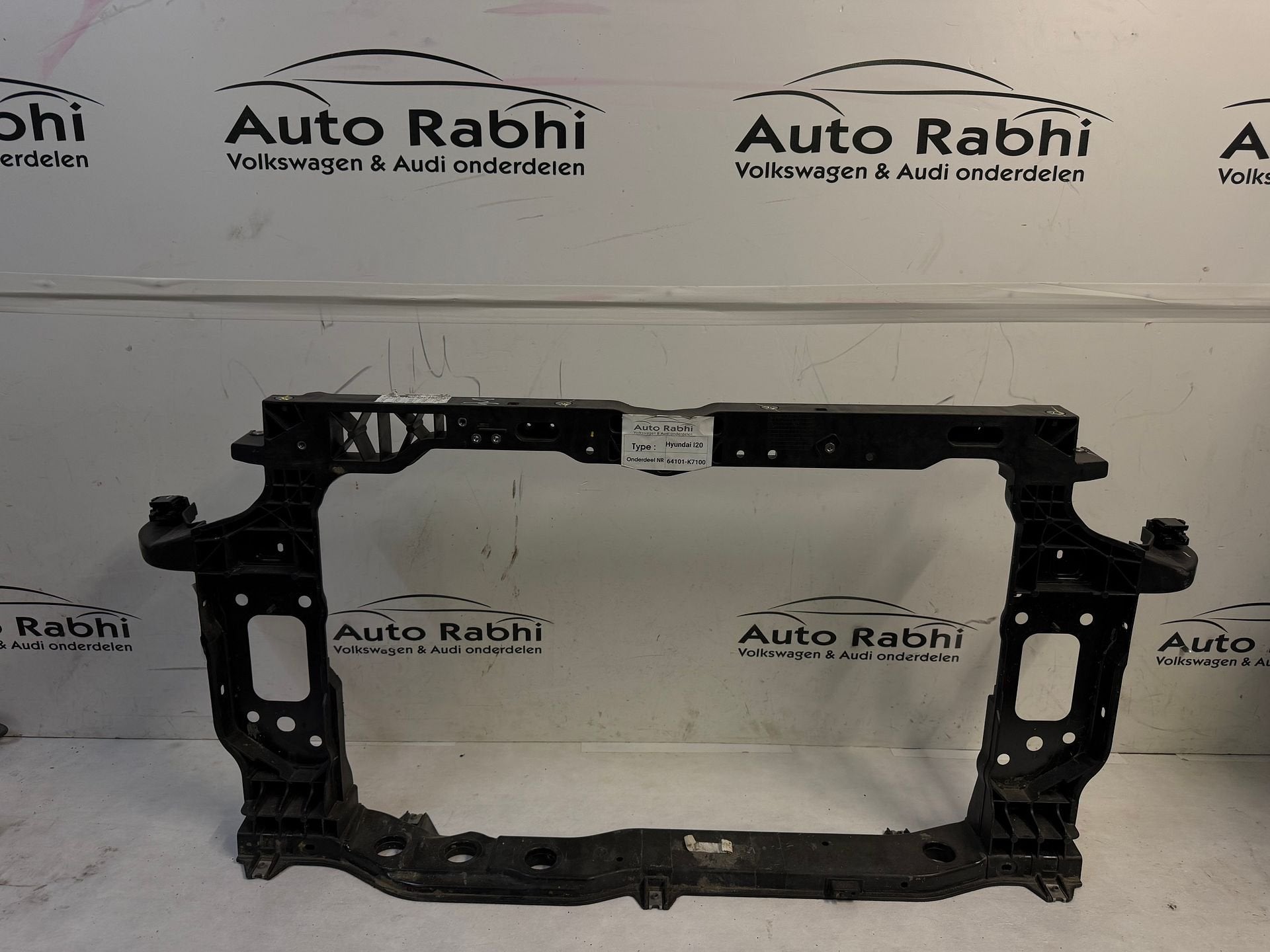 Hyundai i20 voorfront 64101-K7100 64101K7100, Gebruikt, -, -, Ophalen of Verzenden