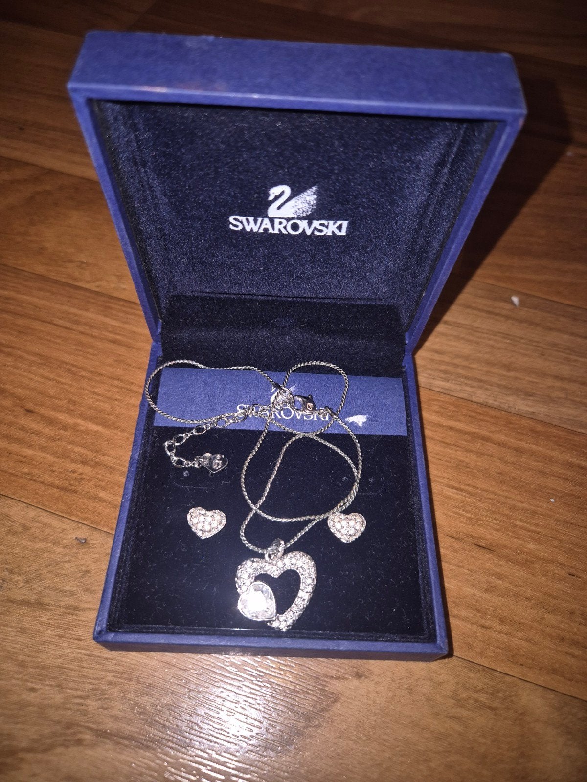 Swarovski ketting en oorbellen set met kristallen hartjes, Overige materialen, Met hanger, Ophalen of Verzenden, Zo goed als nieuw