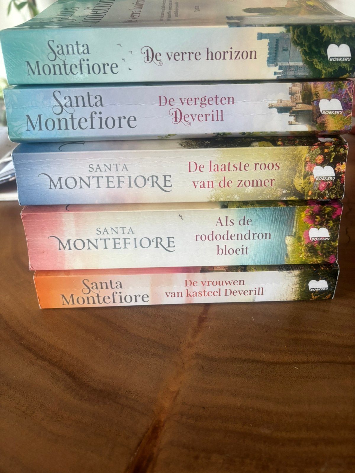 mooie serrie van Santa Montefiore, Boeken, Ophalen of Verzenden, Zo goed als nieuw
