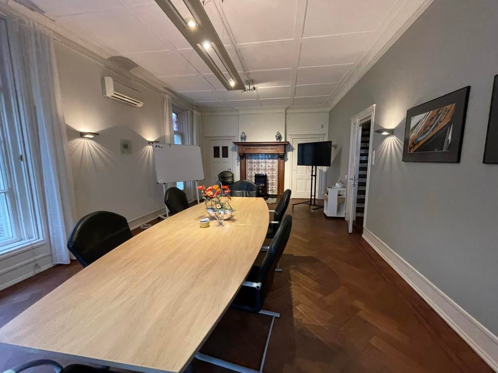 Grote vergadertafel met 10 stoelen, Ophalen of Verzenden