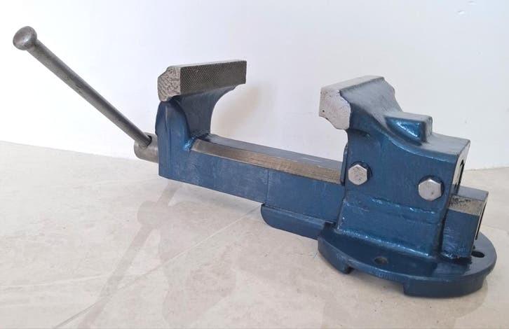 Zware robuuste bankschroef, 135mm bek, 16 cm breedte, 17 kg, Doe-het-zelf en Verbouw, Ophalen, Gebruikt, Bankschroef