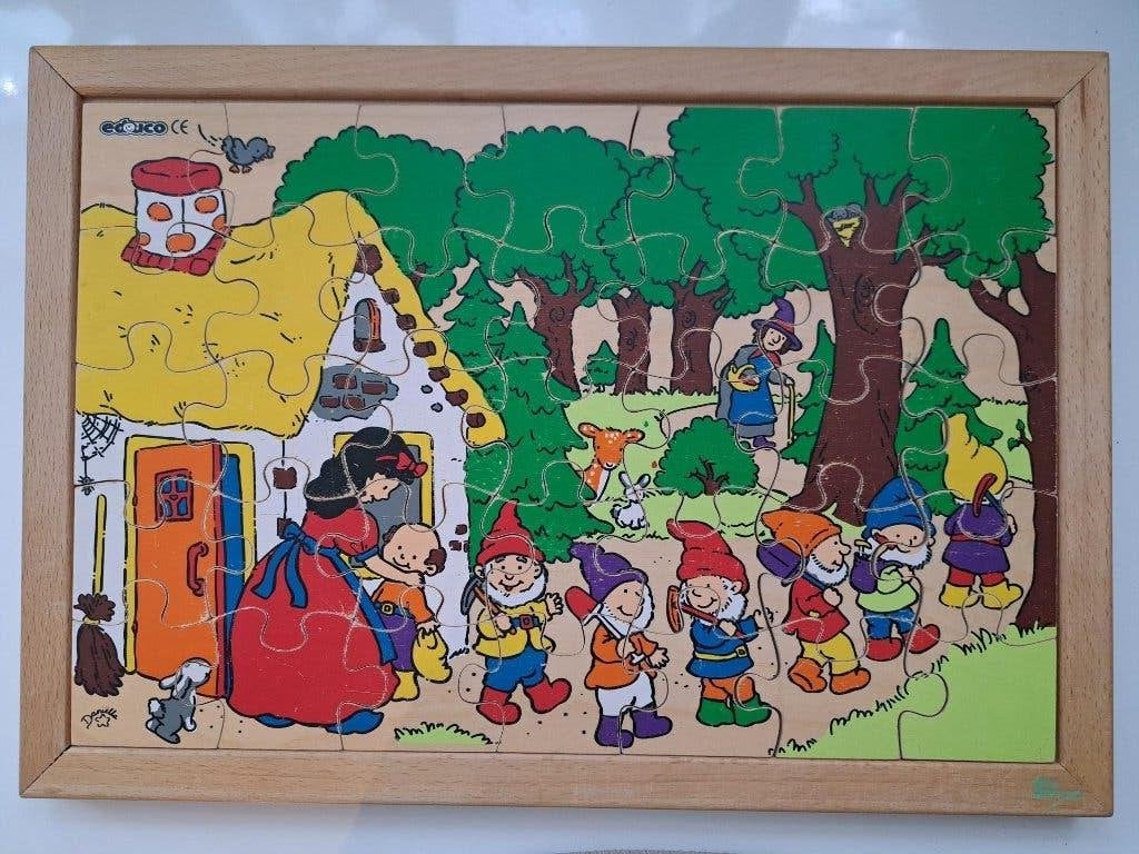 Houten puzzel educo sneeuwwitje, Kinderen en Baby's, Speelgoed | Kinderpuzzels, Gebruikt, 10 tot 50 stukjes, Ophalen of Verzenden