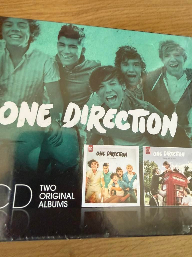 2 cd box one direction 2 albums geseald, Ophalen of Verzenden, Zo goed als nieuw