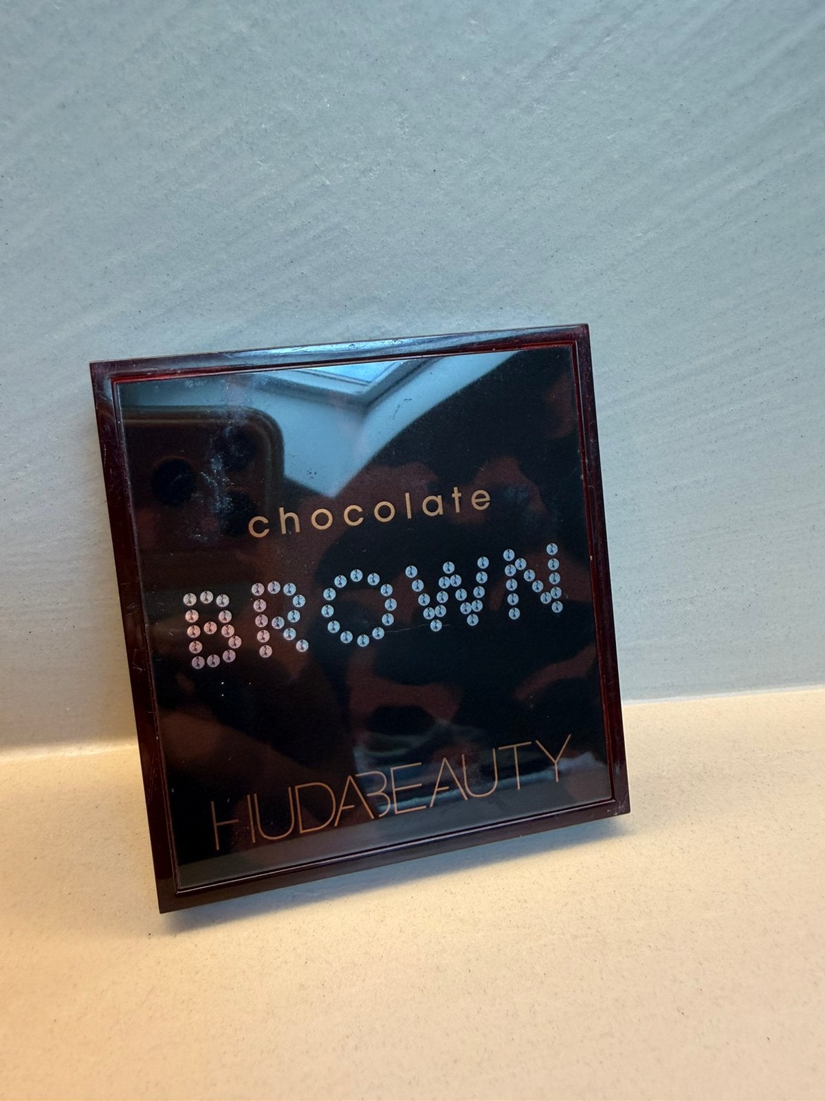 Huda Beauty Chocolate brown, Ophalen of Verzenden, Zo goed als nieuw