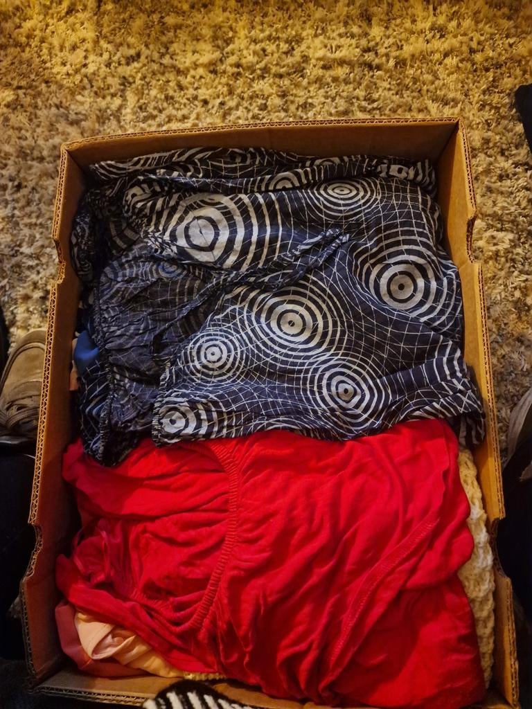 Bananen doos vol kleding, Ophalen, Zo goed als nieuw, Overige kleuren, Blouse of Tuniek