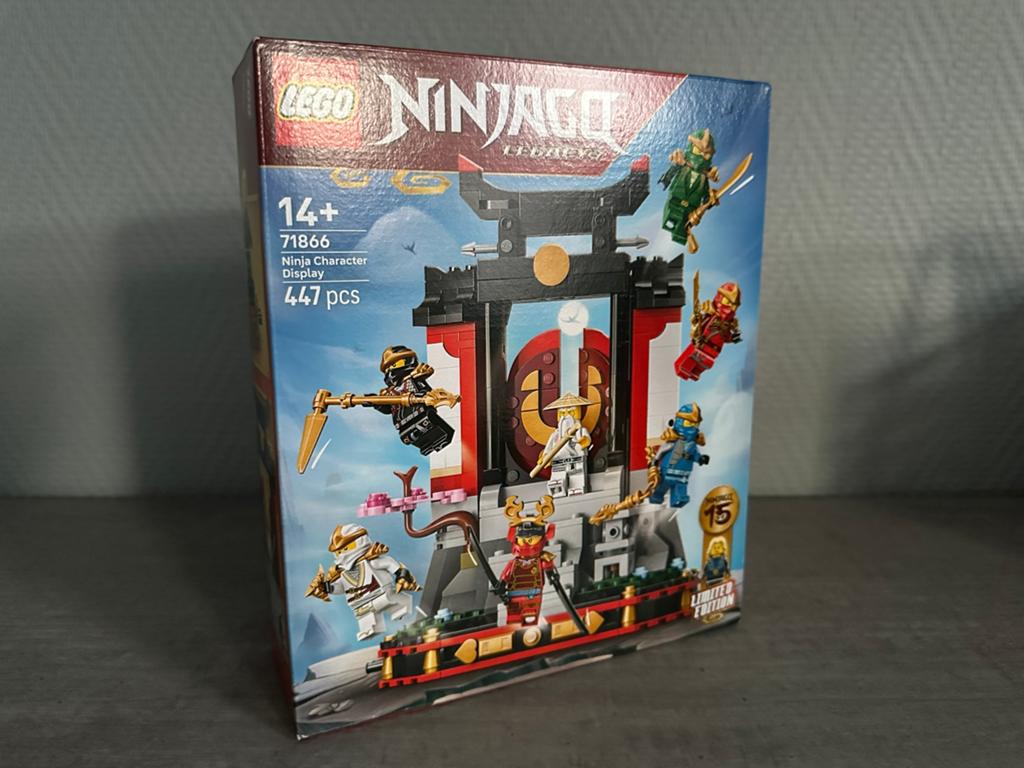 LEGO Ninjago Legacy 71866 Ninja Character Display NIEUW, Kinderen en Baby's, Speelgoed | Duplo en Lego, Nieuw, Lego, Complete set
