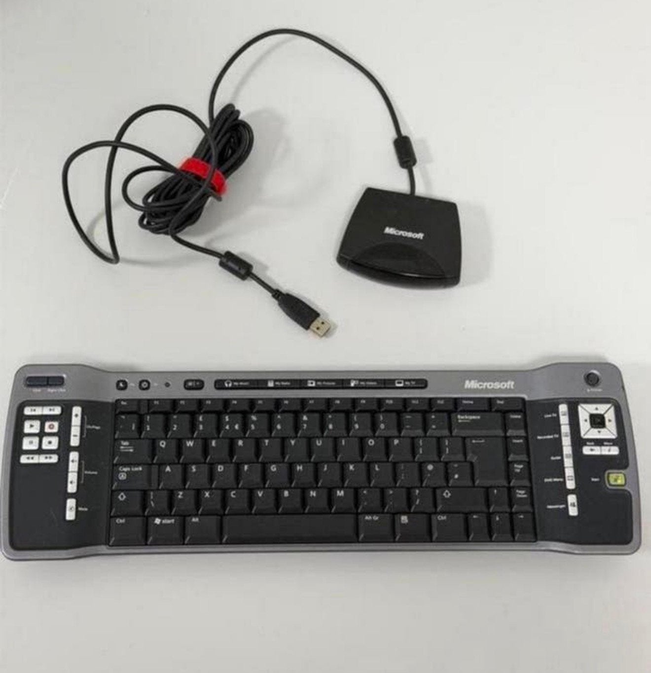 Microsoft Remote Keyboard Media center draadloos toetsenbord, Computers en Software, Toetsenborden, Draadloze ontvanger, Ophalen of Verzenden
