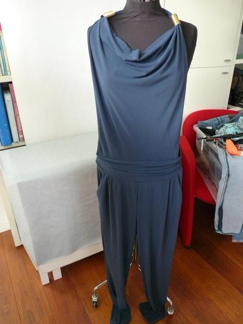 mooie elegant blauwe jumpsuite van Rinascimento, mt S, Blauw, Rinascimento, Ophalen of Verzenden, Zo goed als nieuw