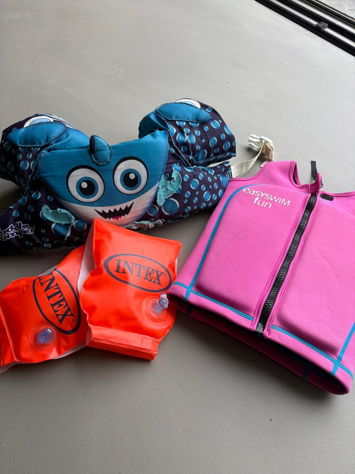 Zwemvest, zwembandjes en zwemhulp - complete set, Kinderen en Baby's, Babykleding | Baby-zwemkleding, Ophalen, Gebruikt, Jongetje of Meisje