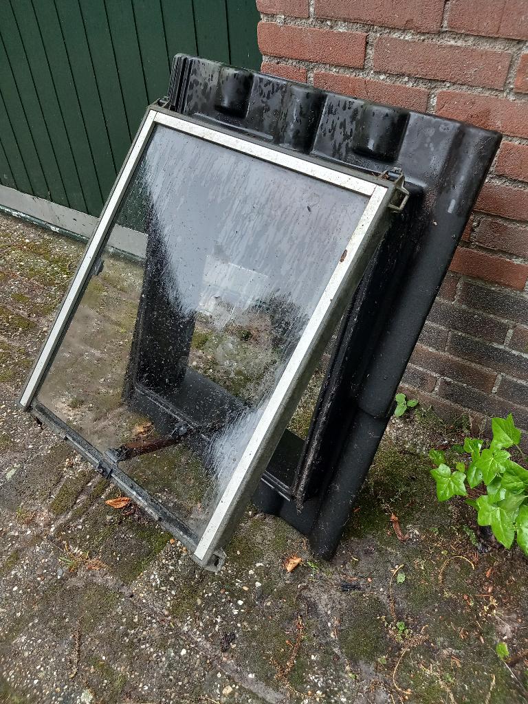 4-pans dakraam, Ophalen, Kunststof, Gebruikt, Zwart
