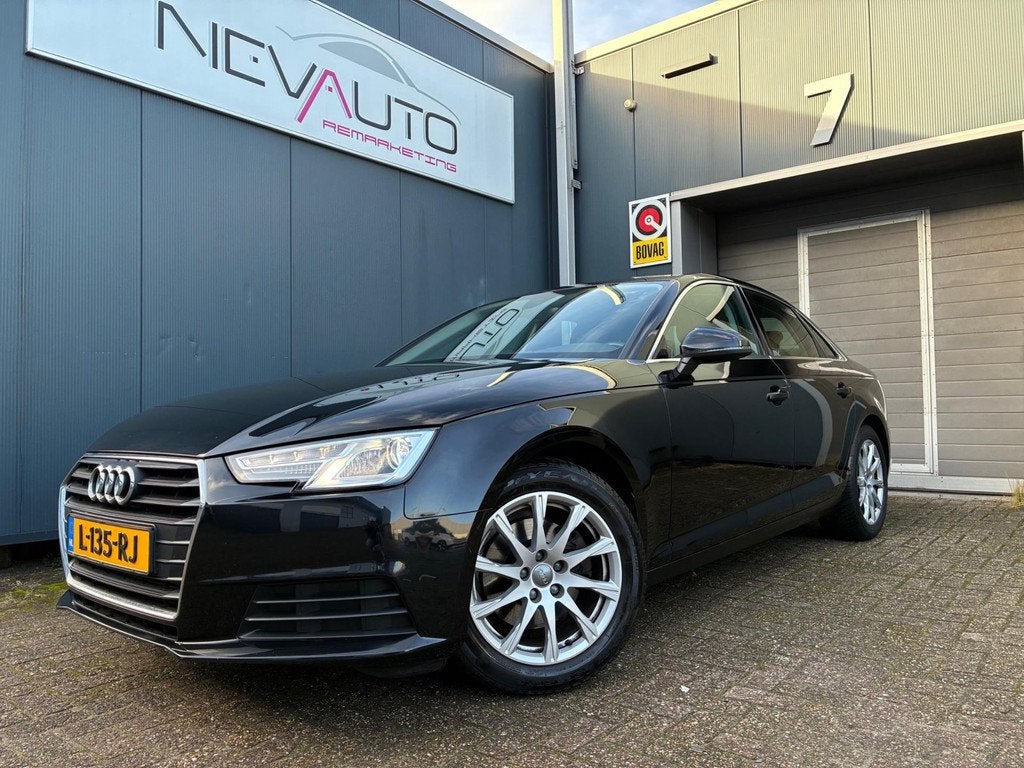 Audi A4 Limousine 35 TFSI Sport Lease Edition Trekhaak Led 4, Auto's, Audi, Stof, Gebruikt, 4 cilinders, A4