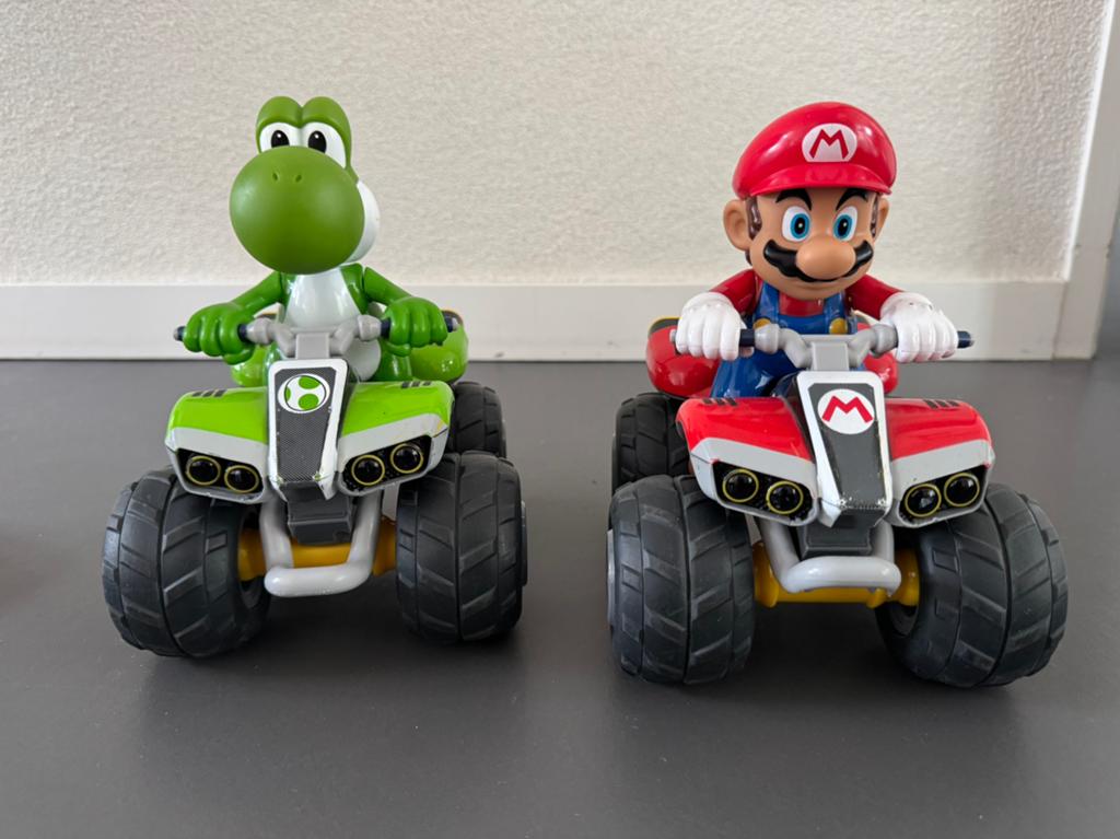 Carrera afstandbestuurbare auto super mario en yoshi, Ophalen, Gebruikt, Afstandsbediening