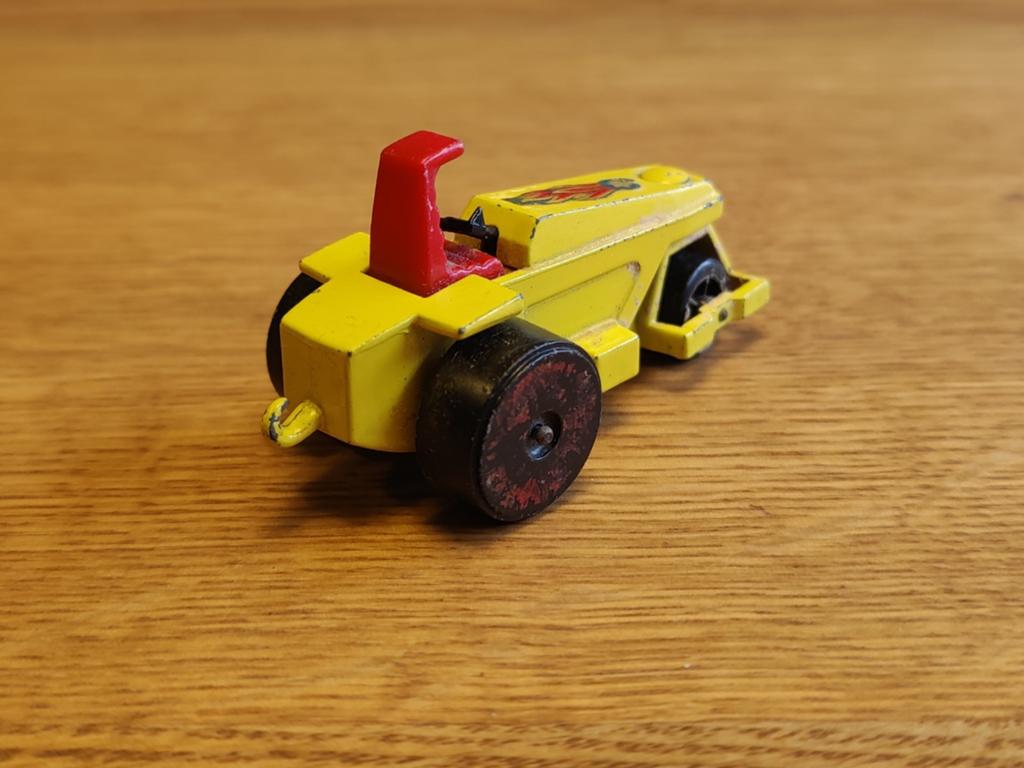 Rod Roller GEEL Matchbox, Ophalen of Verzenden, Zo goed als nieuw, Auto