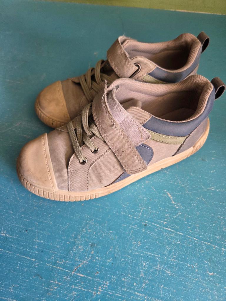 Leuke sneakers voor jongens  maat 30, Kinderen en Baby's, Kinderkleding | Schoenen en Sokken, Gebruikt, Schoenen, Ophalen of Verzenden