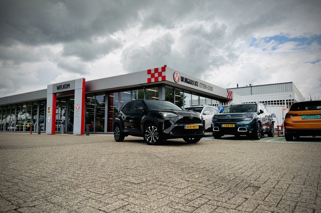 Toyota Yaris Cross 1.5 Hybrid 130 Dynamic | STOEL - STUURVER, Auto's, Automaat, 12 maanden, Stof, Gebruikt