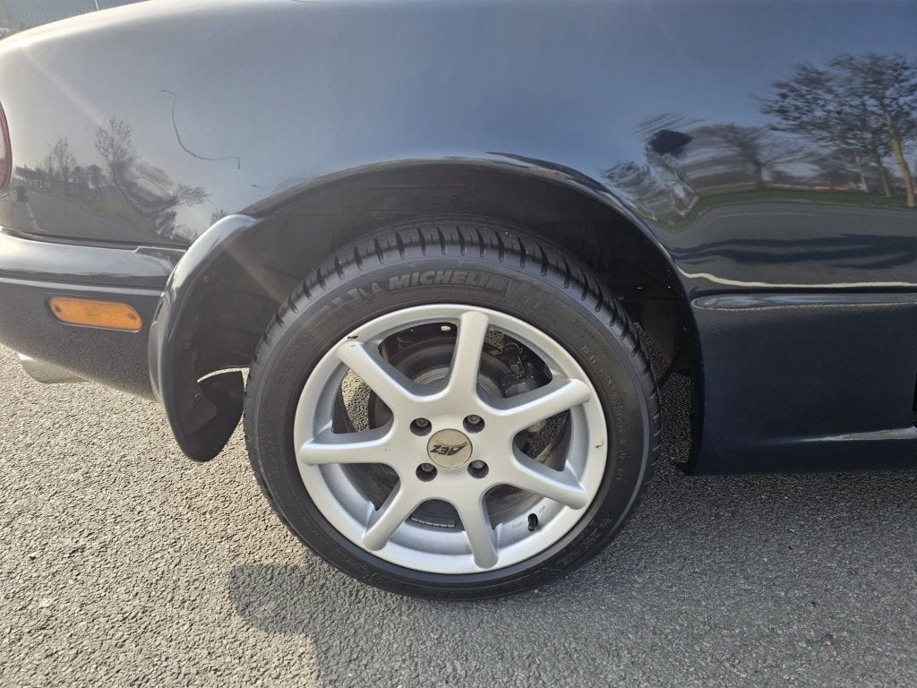 Mazda MX-5 1.6i | Hardtop | Nieuw interieur | (bj 1997), foto 11