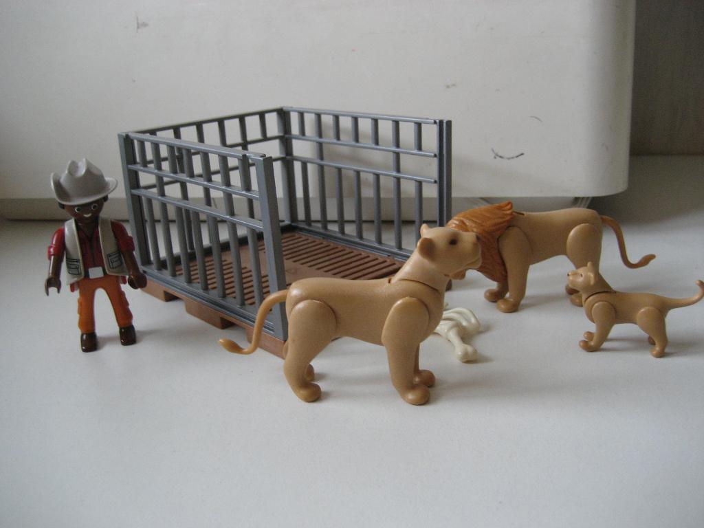 playmobil leeuwen met oppasser bij kooi, Ophalen of Verzenden, Zo goed als nieuw
