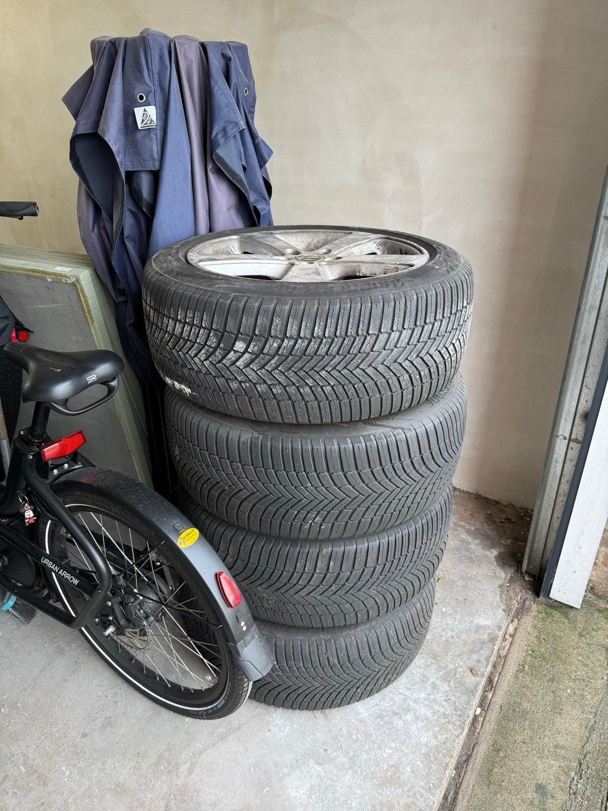 Bridgestone winterbanden met velgen - 275/45R20, Ophalen of Verzenden, Gebruikt