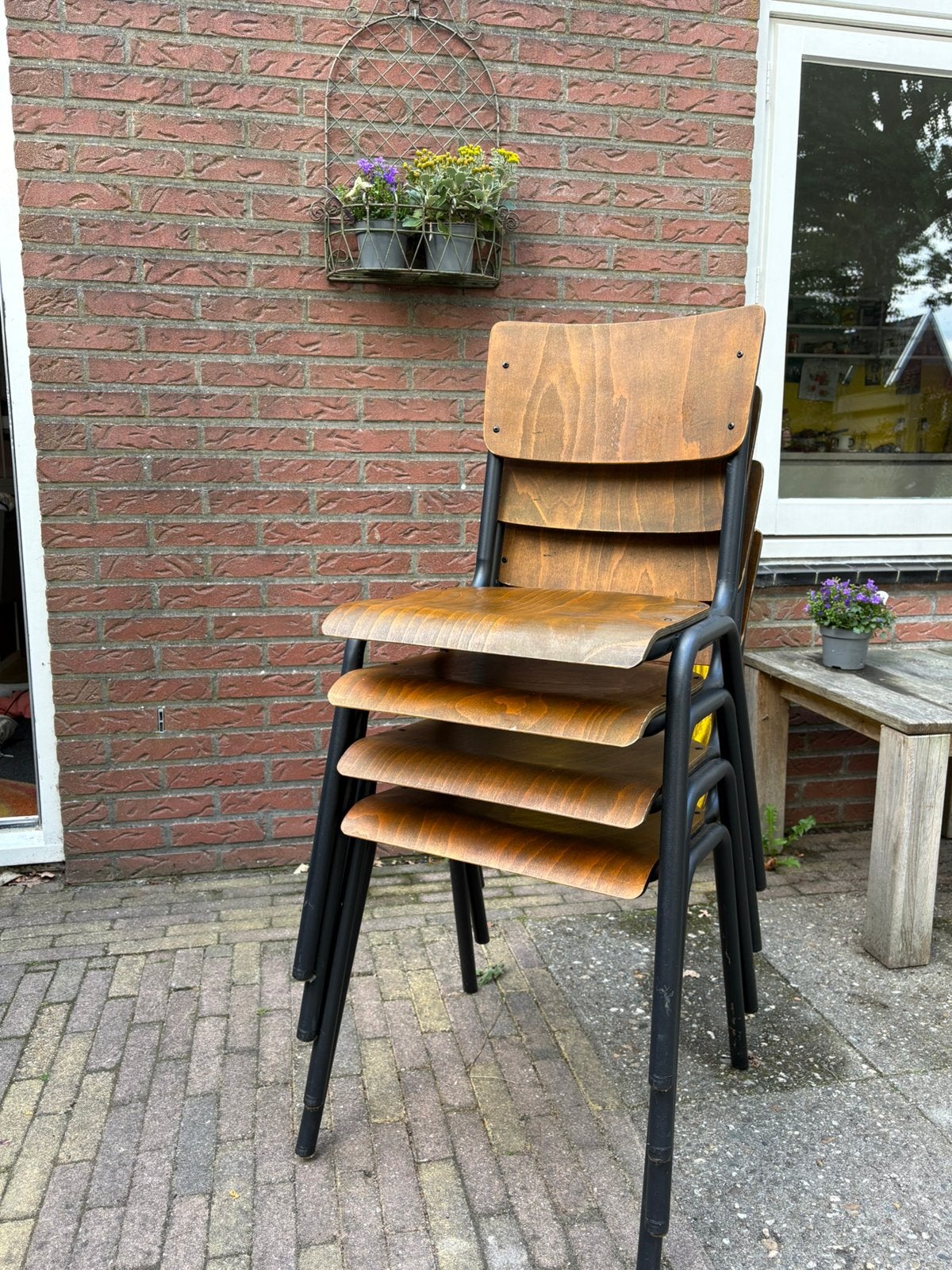 Stoelen (schoolbankstoelen), Huis en Inrichting, Stoelen, Ophalen, Gebruikt, Bruin, Vijf, Zes of meer stoelen