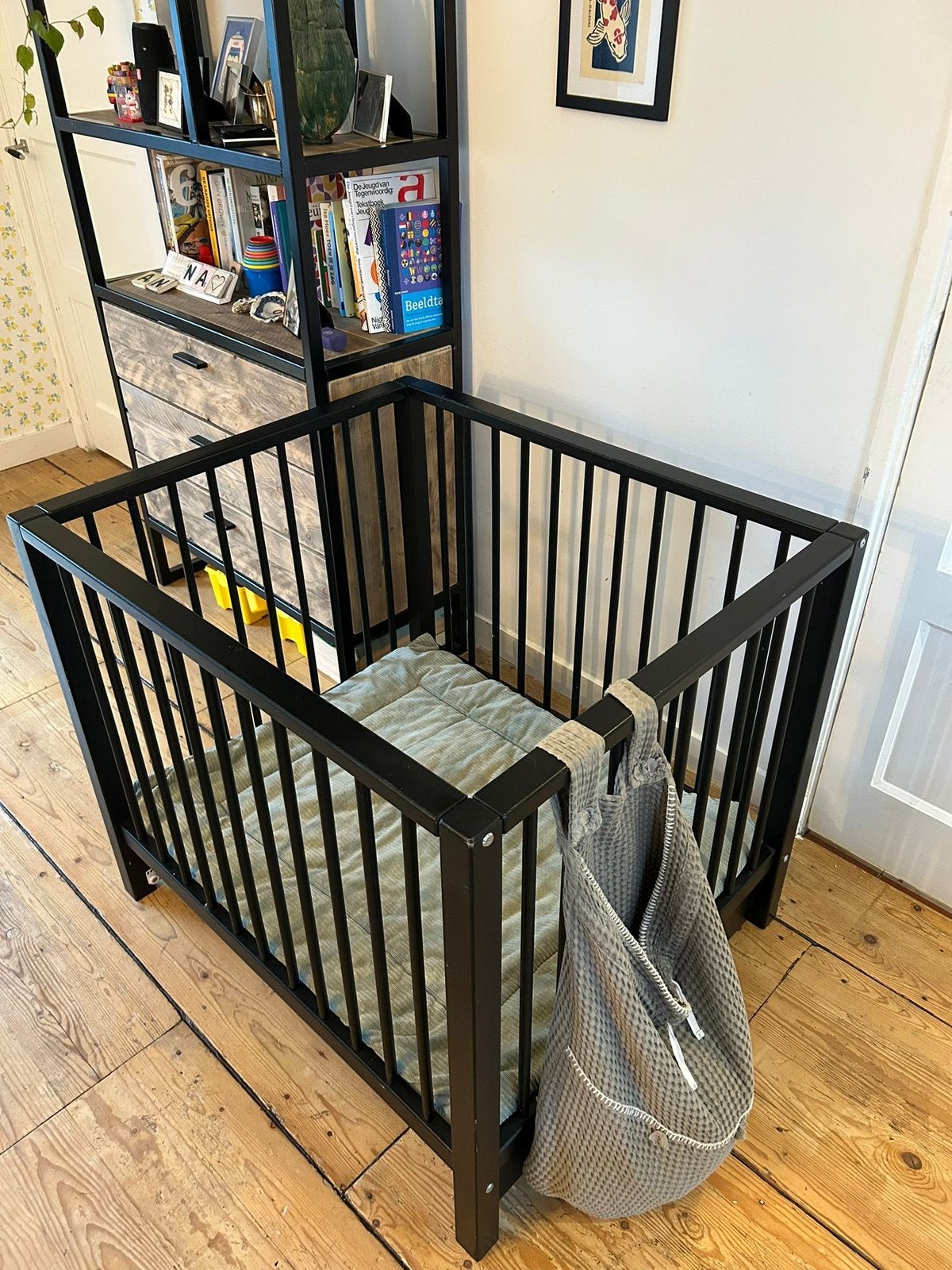 Zwarte box, Kinderen en Baby's, Boxen, Ophalen, Zo goed als nieuw, Lade