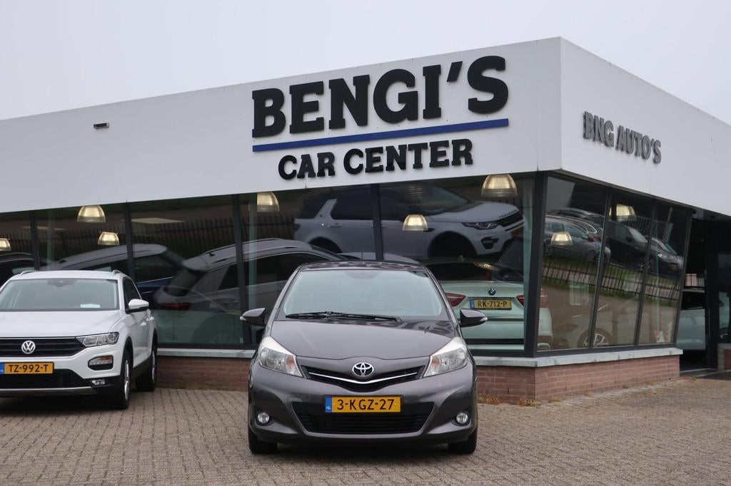Toyota Yaris 1.3 VVT-i Aspiration AIRCO_CRUIS_6-BAK_CAM_LMV_, Auto's, Voorwielaandrijving, Euro 5, Stof, Zwart