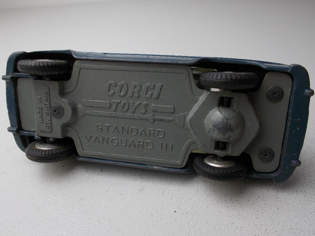 1958 Corgi Toys 352 RAF STAFF CAR STANDARD VANGUARD III Igst, Ophalen of Verzenden, Zo goed als nieuw, Auto, Corgi