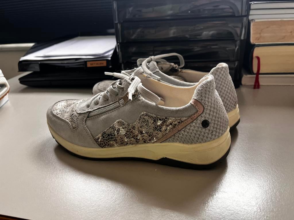 Dames sneakers Hush Puppy grijs zgan 38, Kleding | Dames, Schoenen, Ophalen of Verzenden, Zo goed als nieuw, Grijs, Sneakers of Gympen