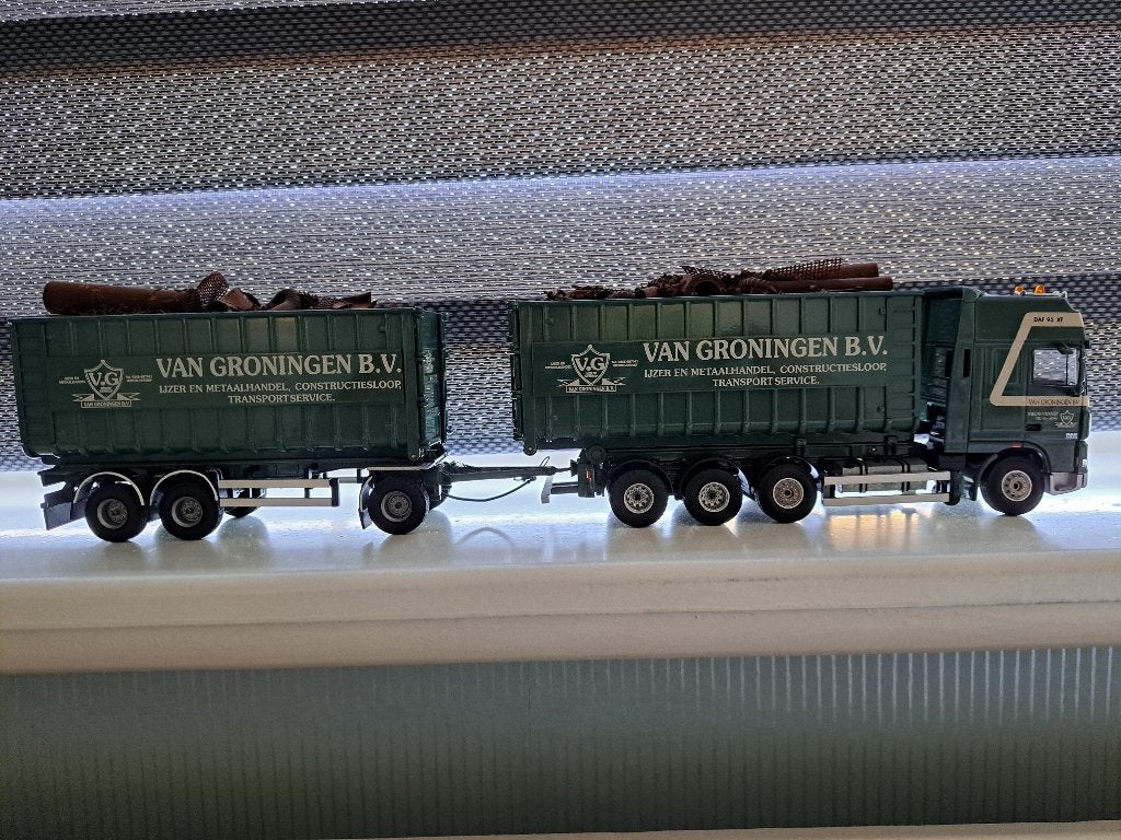 Tekno DAF 95 XF Van Groningen B.V. met containerlading, Hobby en Vrije tijd, Modelauto's | 1:50, Ophalen of Verzenden, Zo goed als nieuw