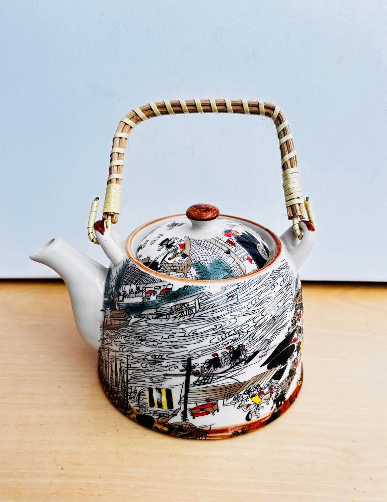 Chinese theepot 10 h Landschap Rivier Figuren 0,9 liter, Ophalen