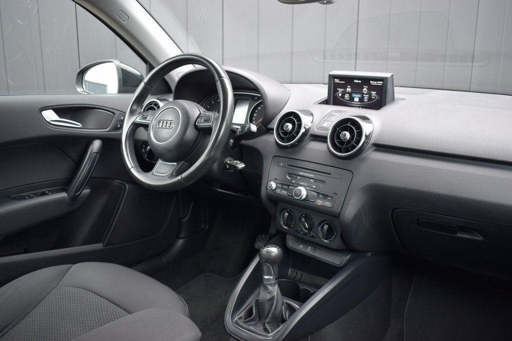 Audi A1 Sportback 1.2 TFSi S-Line Full Map Navi | Telefonie, Auto's, Audi, Voorwielaandrijving, Euro 5, Zwart, 4 cilinders