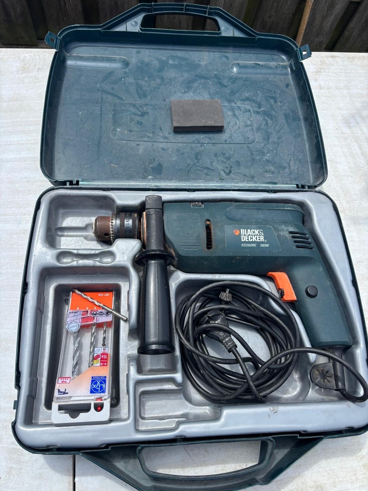 Black & Decker Klopboormachine KD550RE 550W met koffer, Boormachine, Gebruikt, Ophalen of Verzenden, Klopboormechanisme