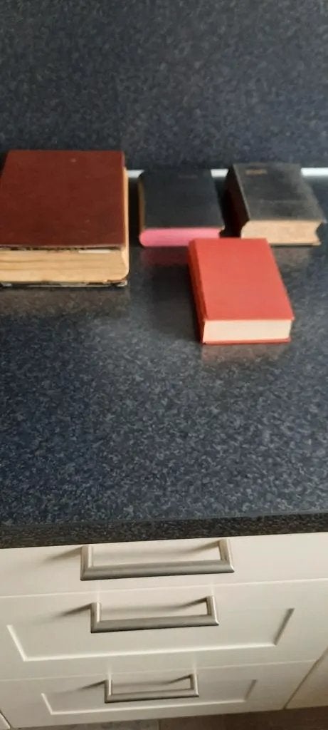 3 oude bijbels en 1 liedboek, Antiek en Kunst, Ophalen of Verzenden