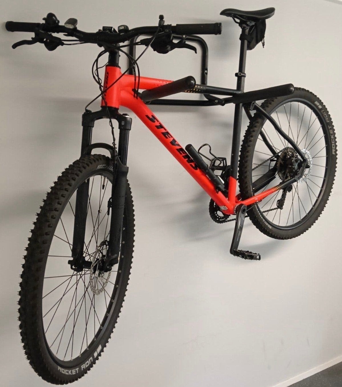 Foto 4 van Stevens Applebee Mountainbike - 22 inch - Red Pepper