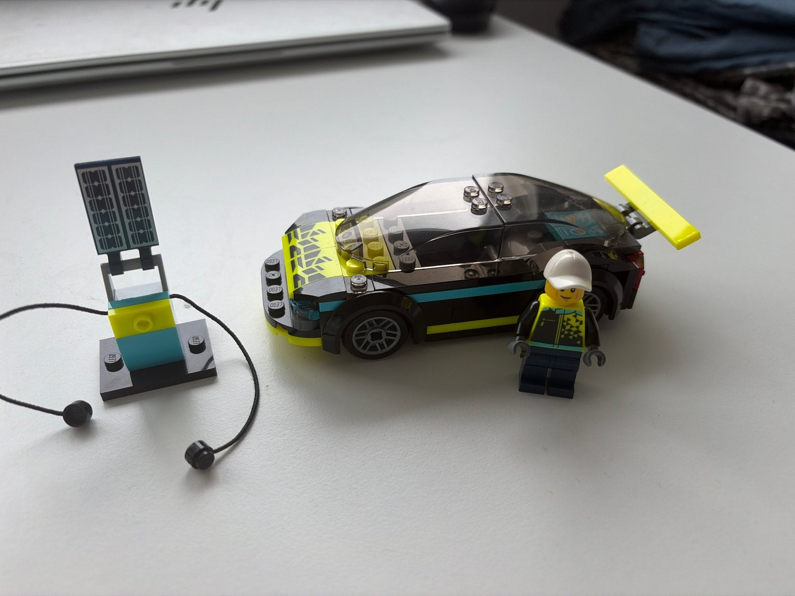 LEGO City Elektrische sportwagen Bouwset - 60283, Kinderen en Baby's, Ophalen, City, Lego, Zo goed als nieuw